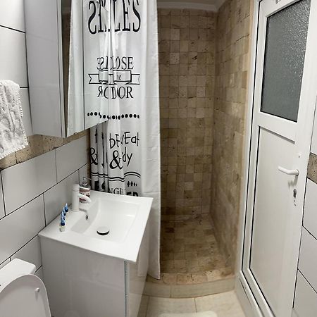 Apartamnet Regim Hotelier Bucharest Luaran gambar
