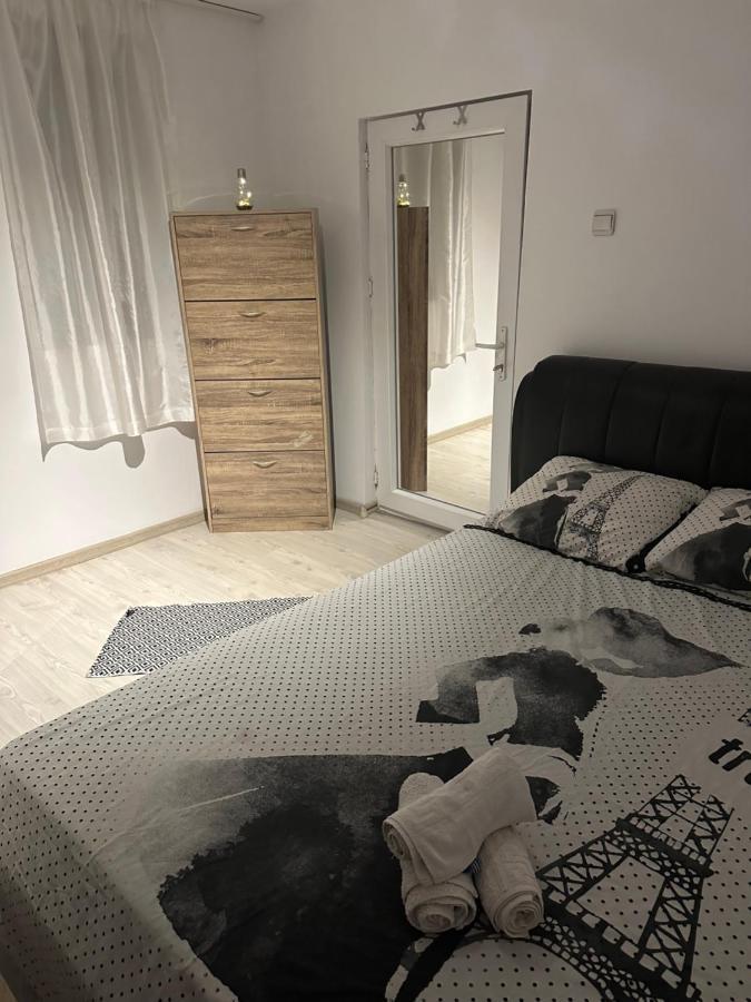 Apartamnet Regim Hotelier Bucharest Luaran gambar
